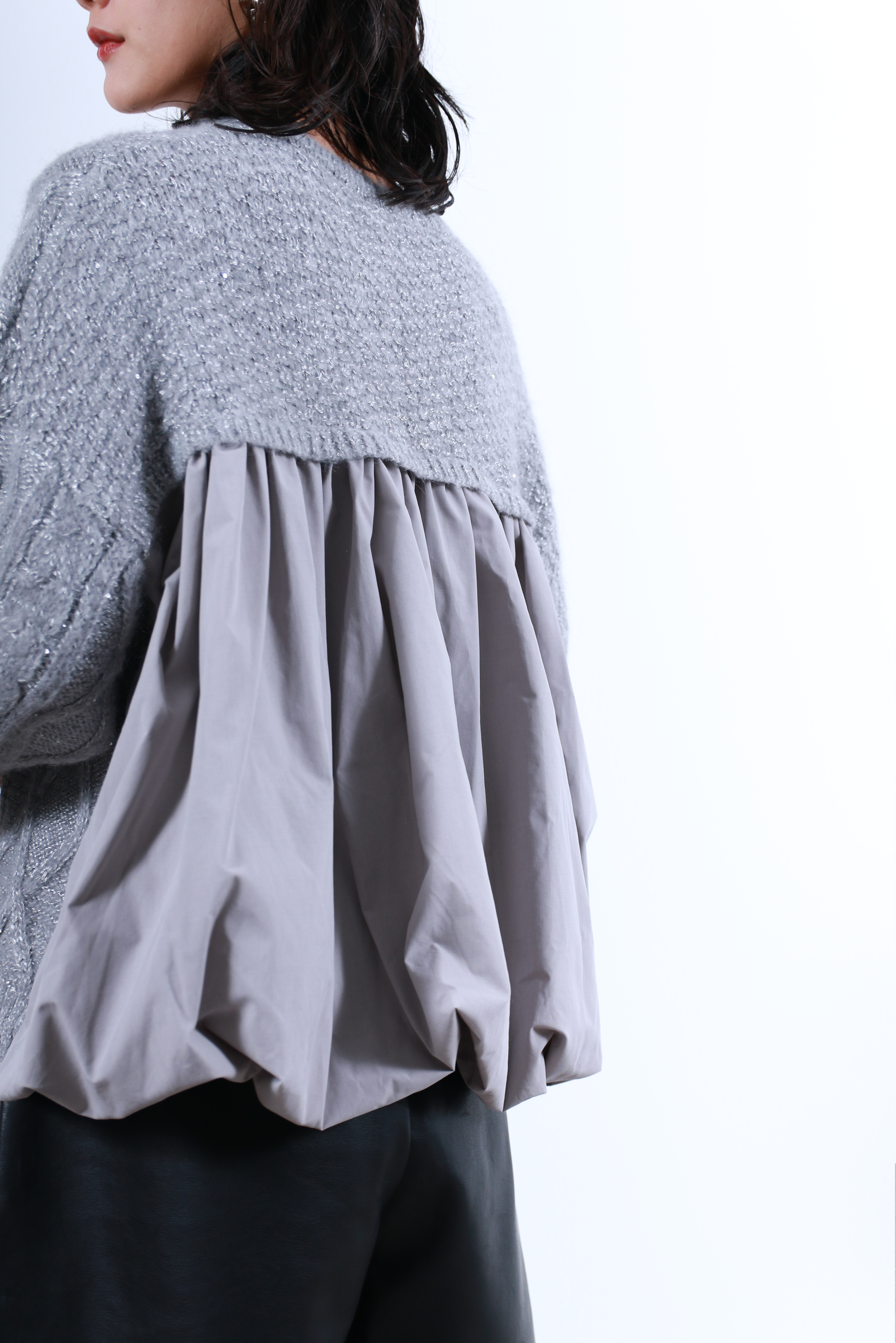 ケーブルニット×後ろバルーン布帛トップス(6263-515)