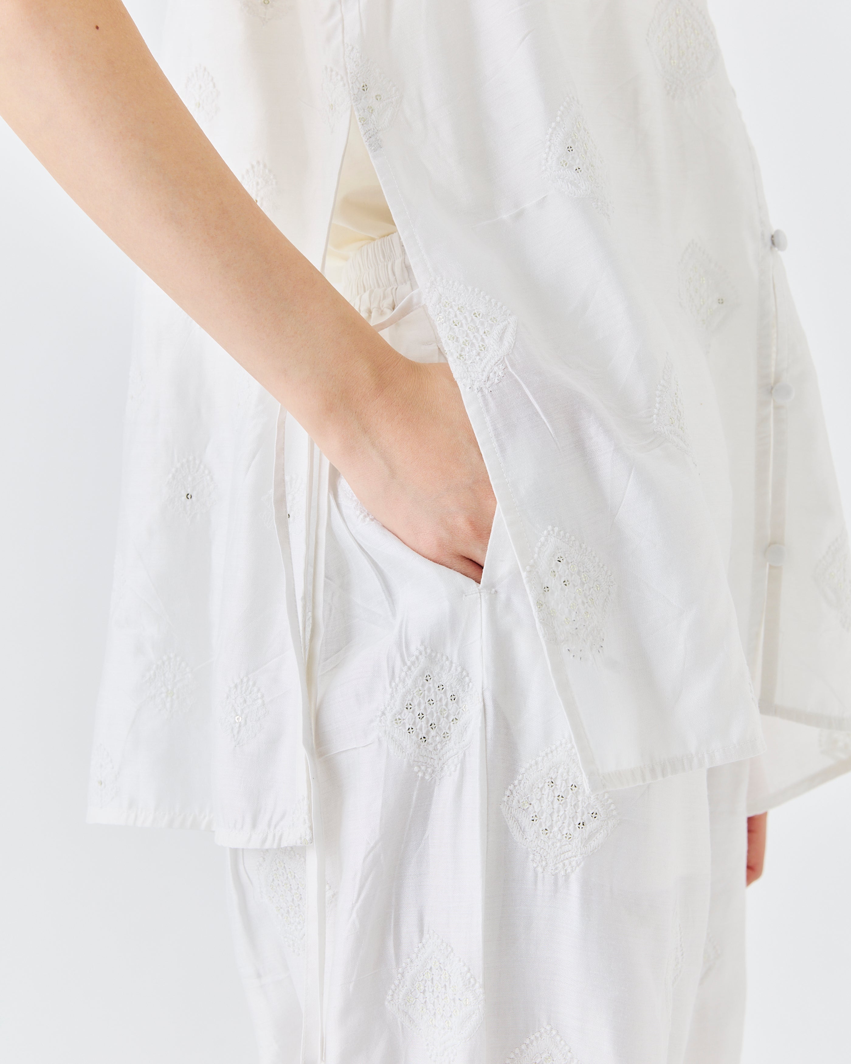 【3.20- 先行予約開始】インド刺繍レイヤード2WAYトップス(6266-319)