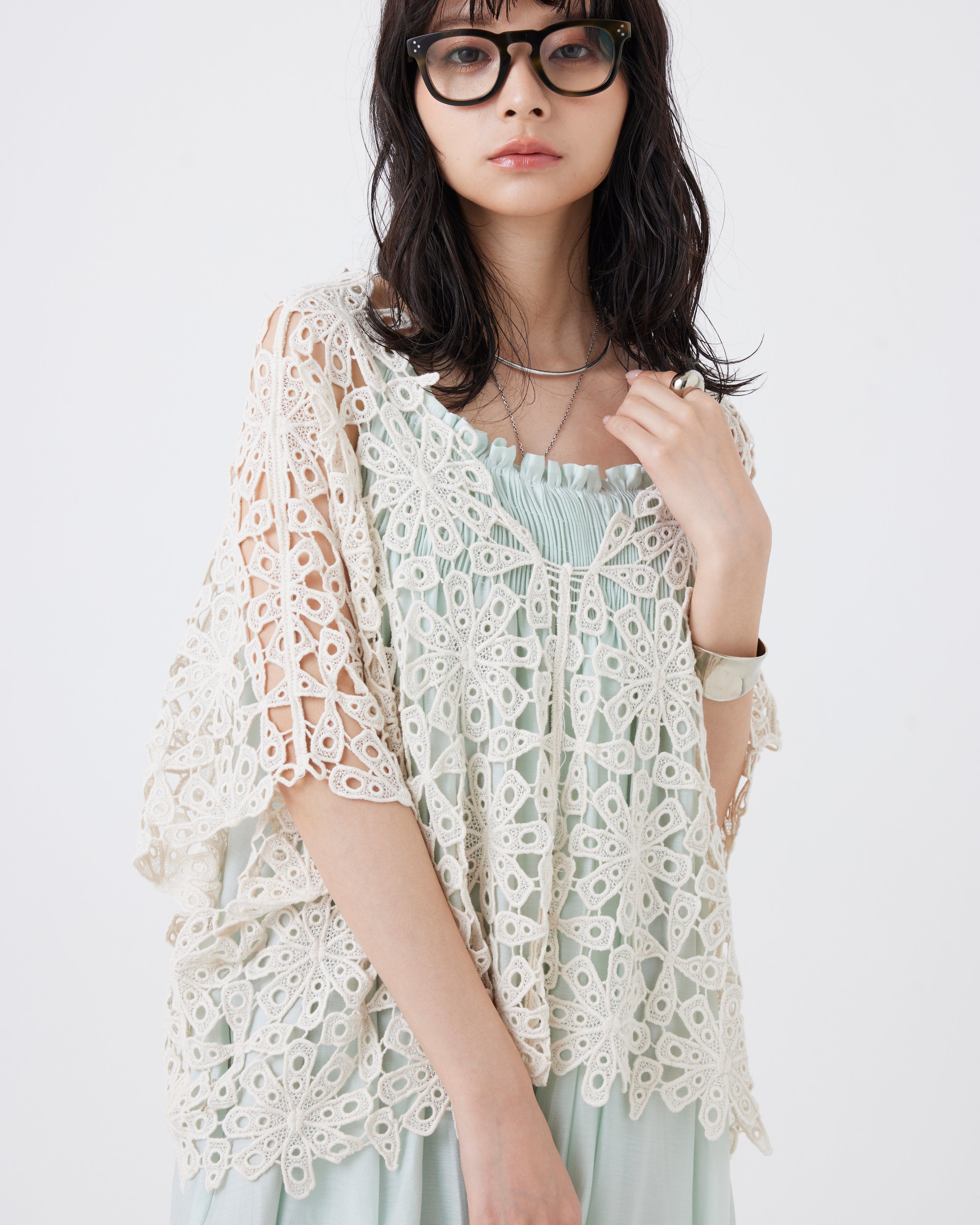 【6/6 販売開始】カットワークレースポンチョ(6267-389)