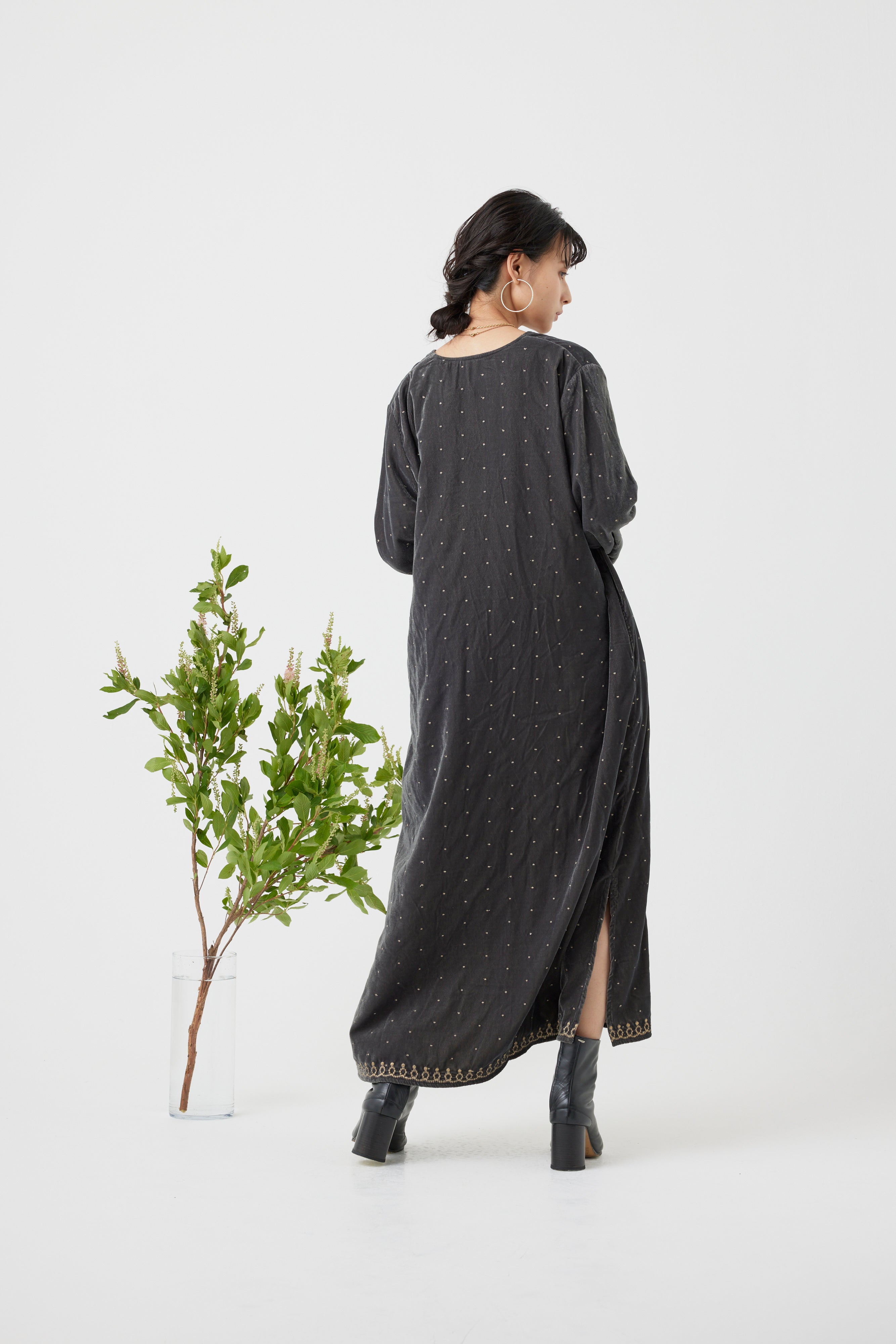 【 9/12ご予約開始 】インドベロアドット刺繍ワンピース(6265-359)