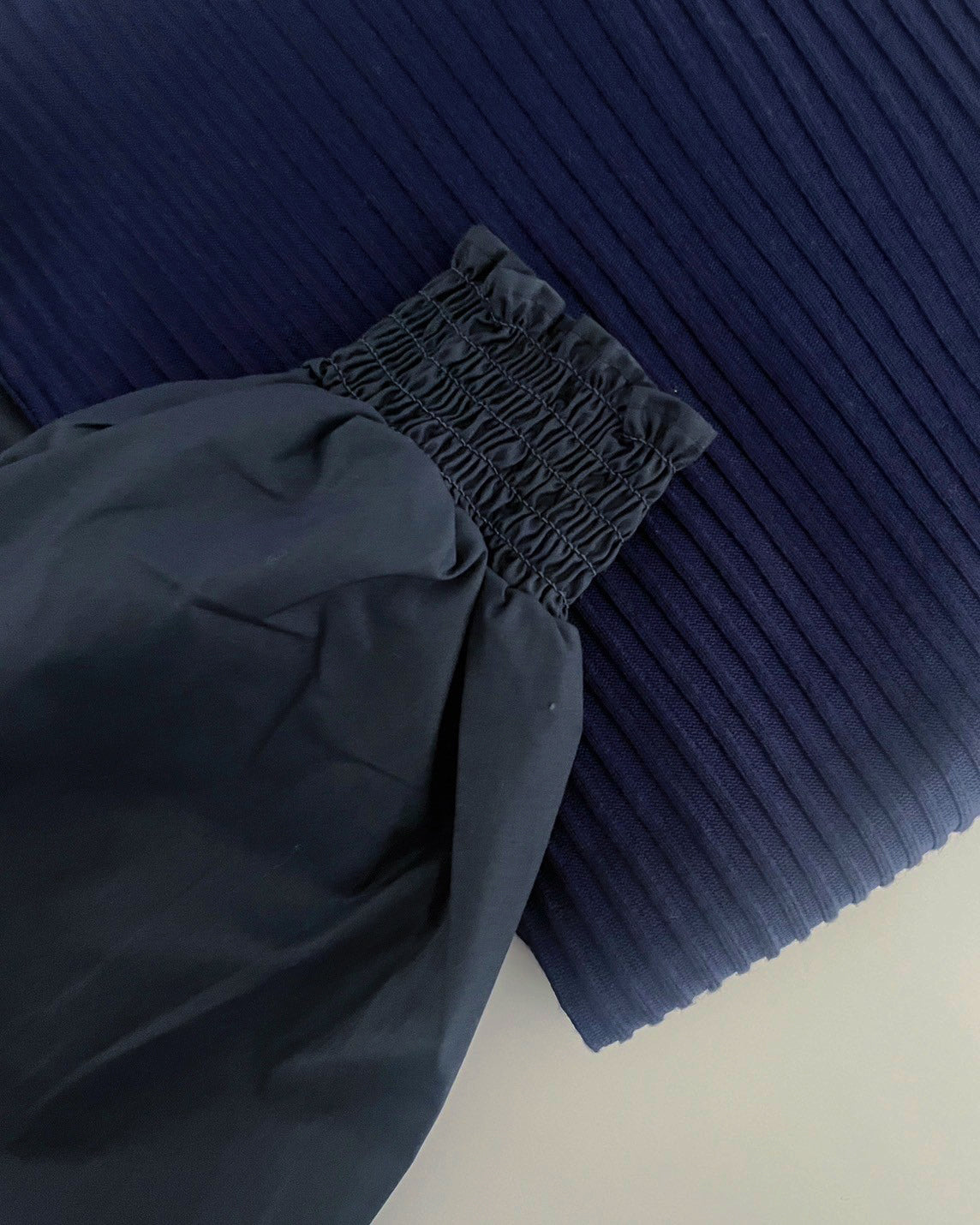 ニット×ブロード布帛 ハイネックブラウス(6255-371 / 6262ー484)