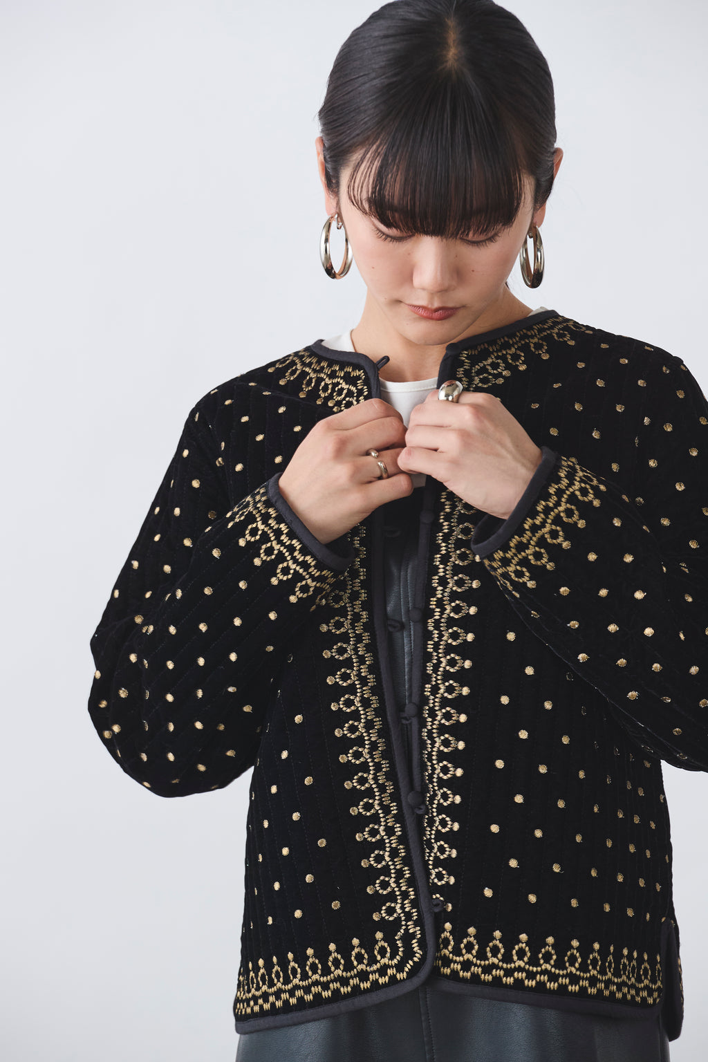towavase○mavuno別注ベルベット刺繍ショール grey 物悲しい 新品タグ付き