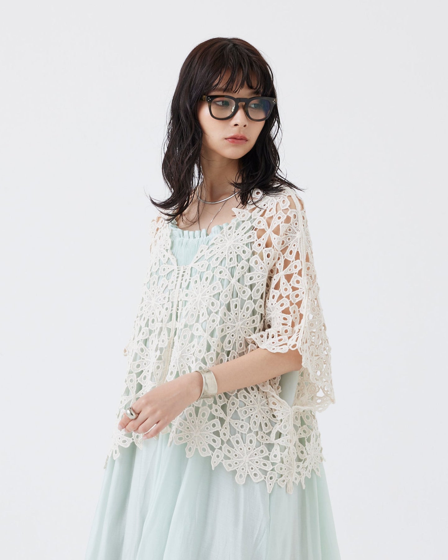 【6/6 販売開始】カットワークレースポンチョ(6267-389)