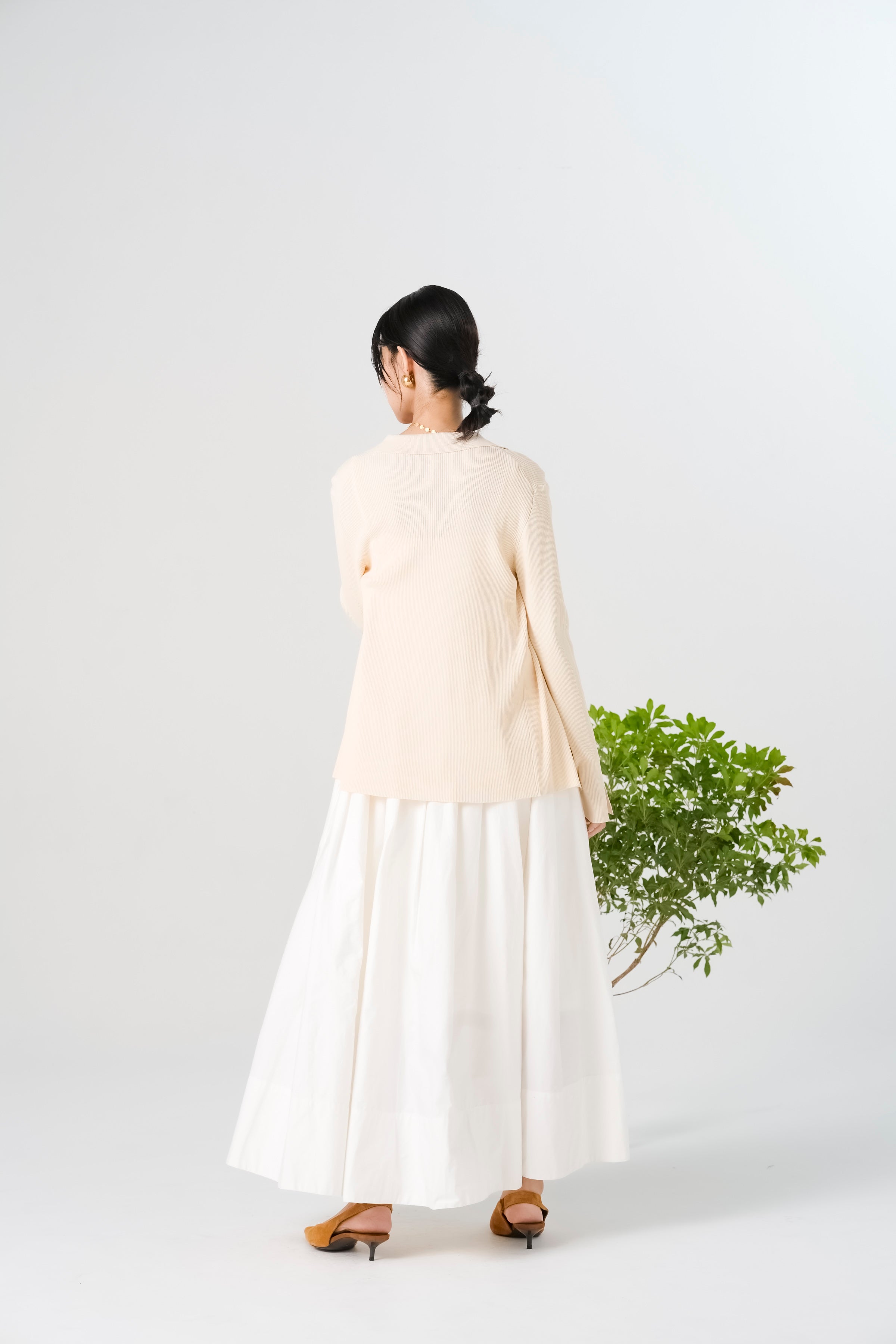 【8/7- 先行販売】ビジューポロニットトップス(6268-688)