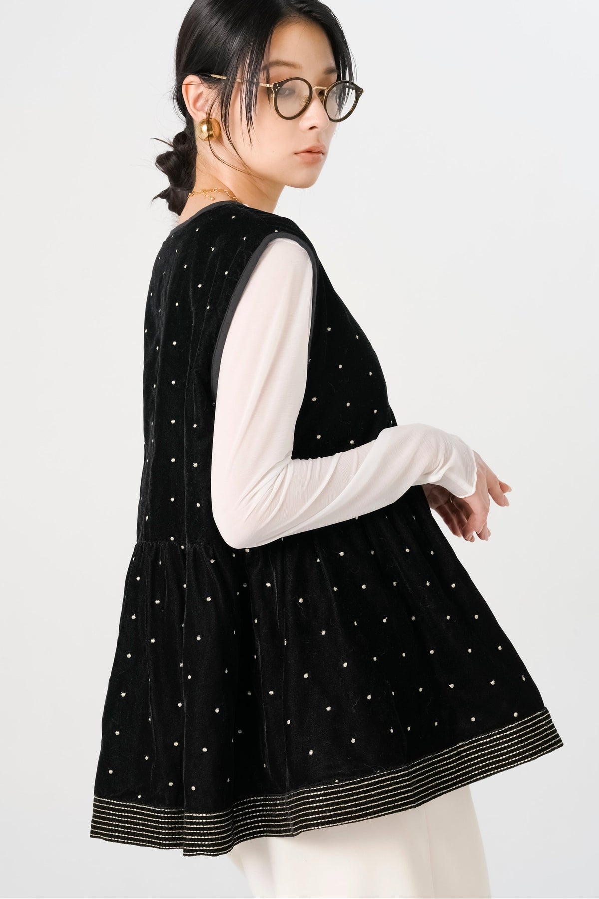 インド刺繍ベロアペプラムトップス