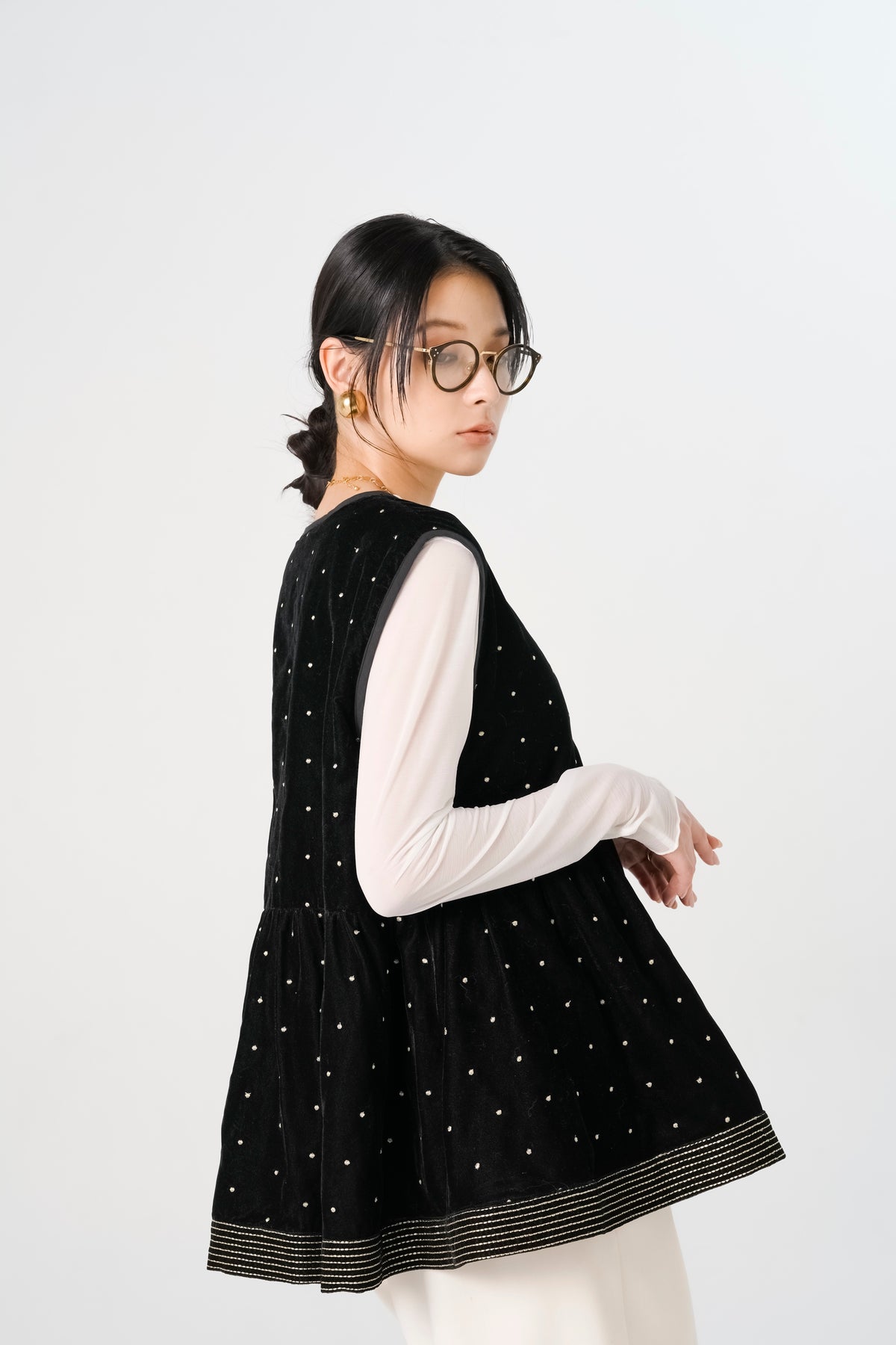 【予約】インド刺繍ベロアペプラムトップス