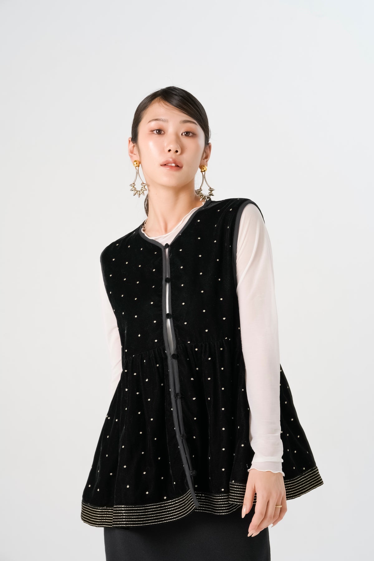【予約】インド刺繍ベロアペプラムトップス