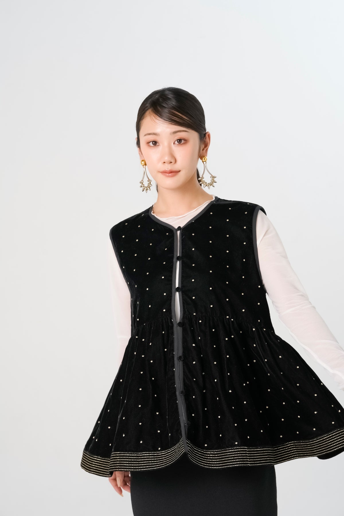 【予約】インド刺繍ベロアペプラムトップス