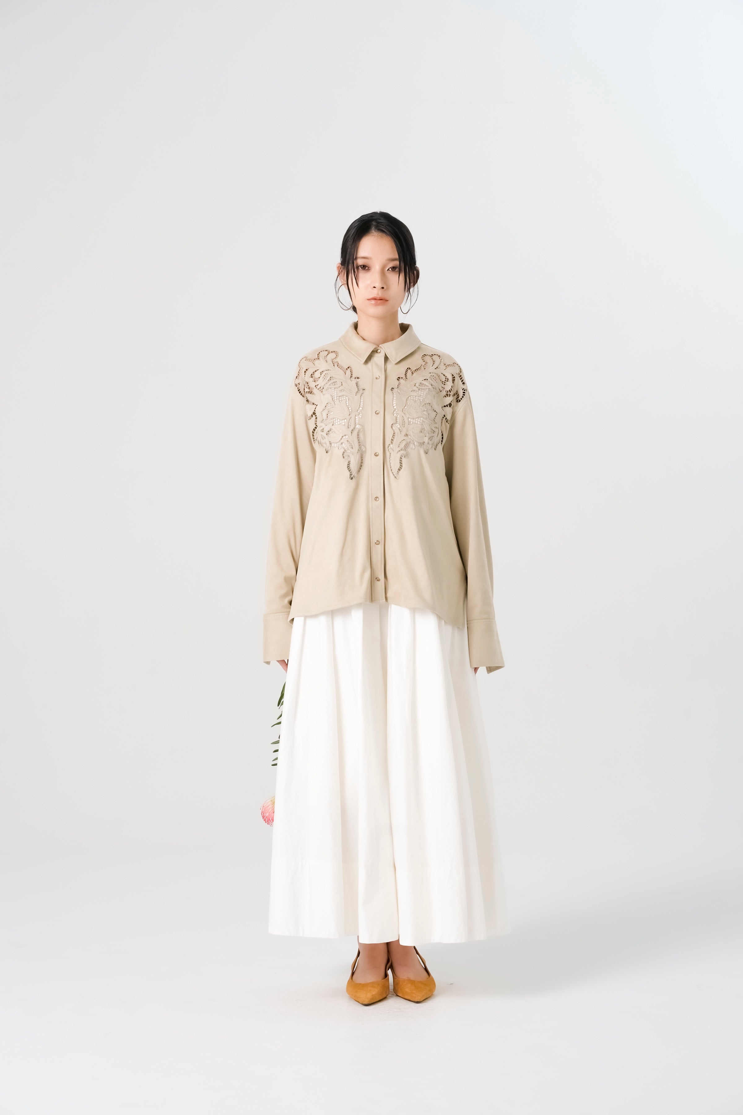 【8/7- 先行販売】カットワークスエードシャツ(6268-452)
