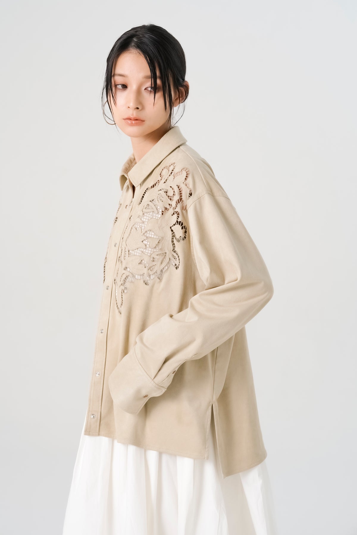 BEIGE — カットワークスエードシャツ(6268-452)